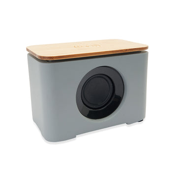 HELDENS Bluetooth speaker with rectangular concrete body and bamboo surface