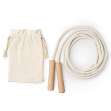 REGINA Have fun with this 280 cm cotton rope rope and its smooth wooden handles for a more comfortable grip